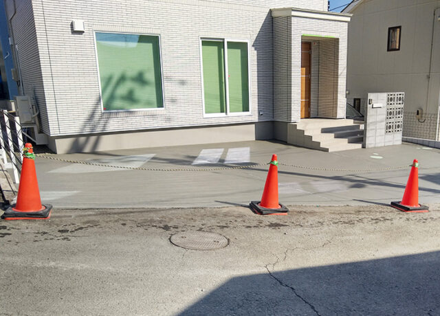 コンクリート　駐車場