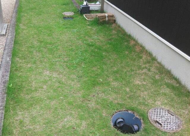 駐車場拡張工事　施工前　芝