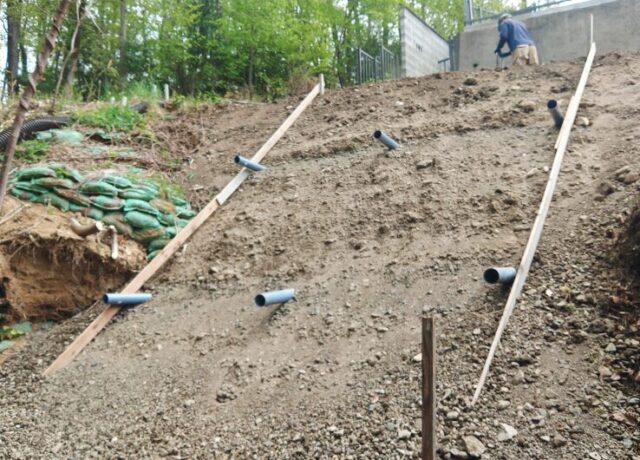 法面保護工事　施工中
